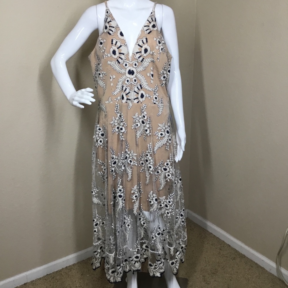 NWT Dress the Population Audrey Plunging A-line Midi Lace Sheer White Boho Dress - Picture 3 of 7